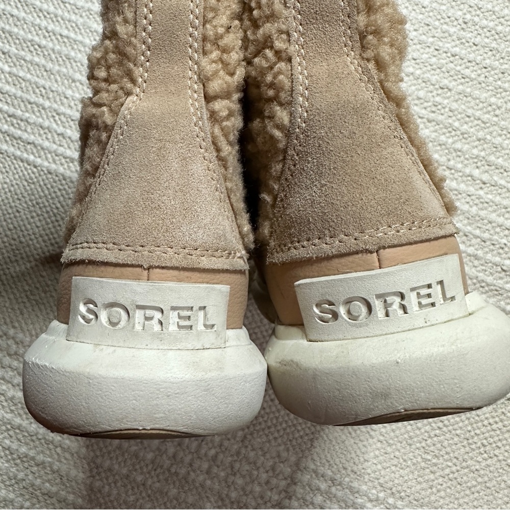 SOREL girls' tan Youth Explorer Cozy Canoe sherpa lace up boots 4 - Picture 6 of 13